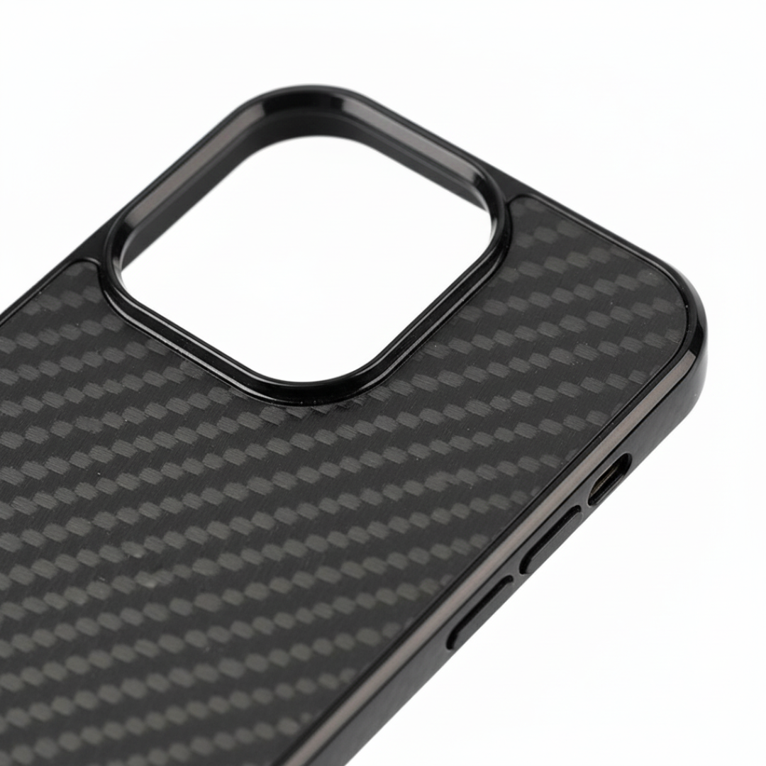 CarbonArmor Case — Magnetische iPhone-Hülle aus Carbon für den taktischen Alltag